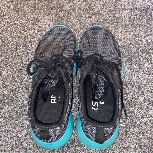 CUSTOM NIKE WOMENS ROSHES - Picture 3 of 5